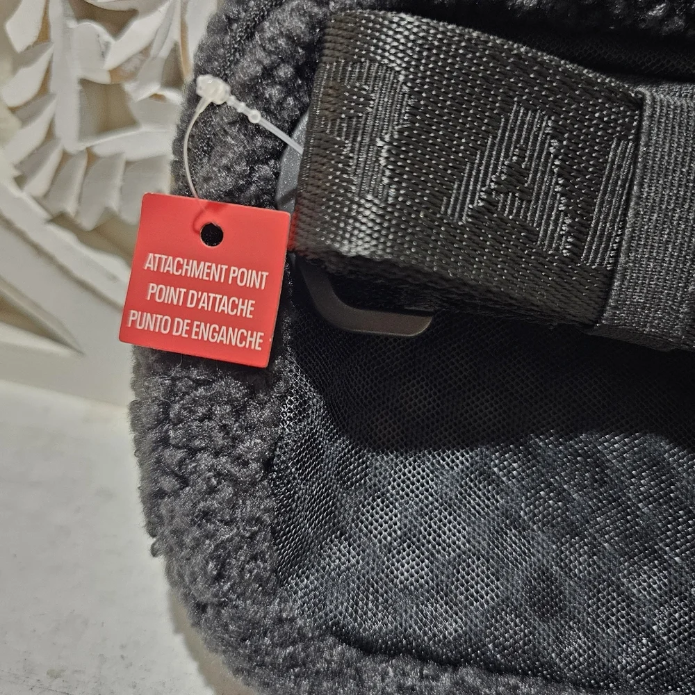 NEW Under Armour Sherpa Black Adjustabme Waist Bag/Crossbody OSFM - Picture 9 of 14